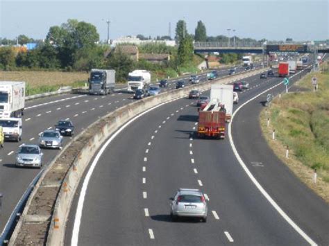 Cciss, aci, info anas, aiscat, autostrade per l'italia, rai isoradio, google maps. Autostrada A14: apre al traffico la terza corsia tra ...