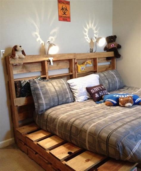 Circle bed does not need to be expensive. Pallet Bed Headboard with Shelves | Pallet Ideas