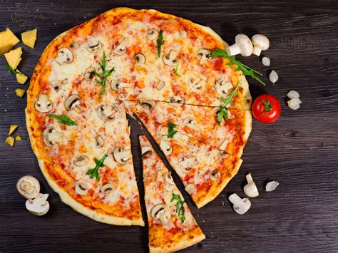 Pizza Facile Recette De Pizza Facile Marmiton