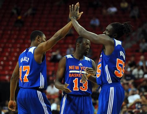 Die knicks machten vor der saison mit kuriosen spielerverpflichtungen auf sich aufmerksam gemacht. New York Knicks: Strange Faces Lead To Confusion