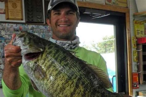 World Record Smallmouth Bass Check Out These Huge Smallies