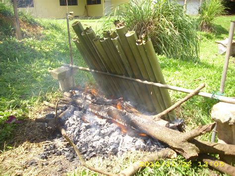 Lemang kali ini masak apa kita ajar cara buat lemang segera guna gelas/mug boleh juga guna tin minuman atau bentuk. What So Ever: Cara Membuat Lemang...