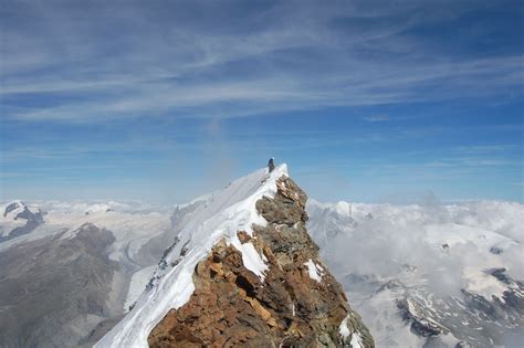 Summit Of The Matterhorn Montañas Alpes Mundo