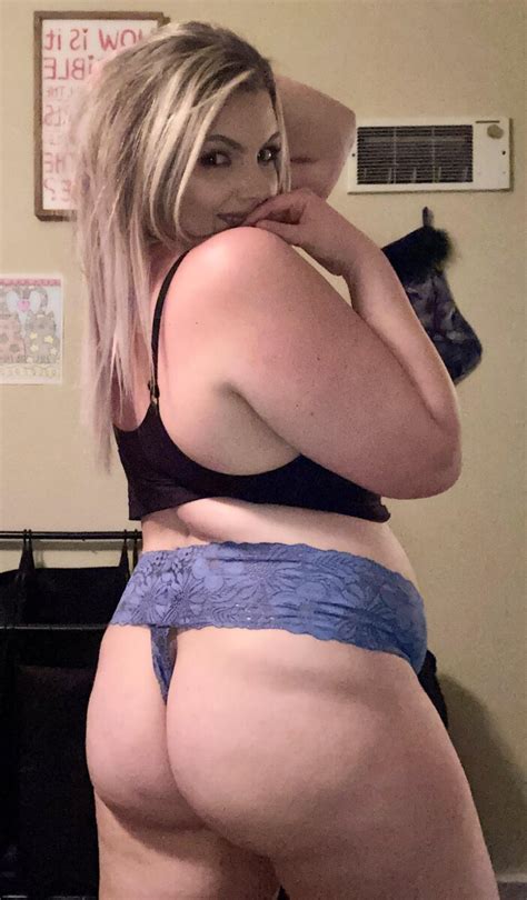 Thicker Happy Friday Babes Happy Booty