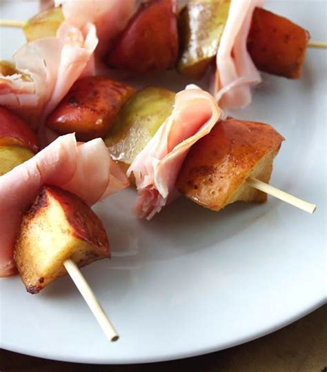 15 Delicious And Easy Appetizers Served On Sticks Appetizers Easy