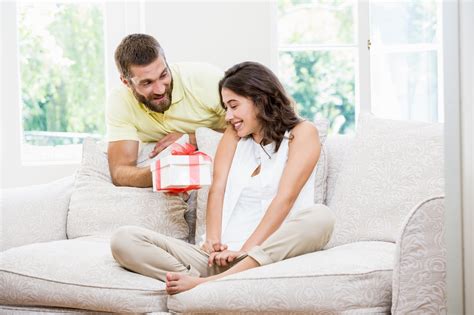 How to surprise my wife with a gift. How to Surprise Your Wife in 5 Simple Ways » Trending Us