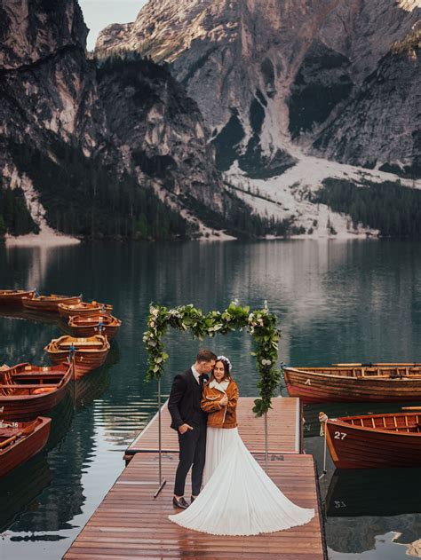 Wedding Elopement Lago Di Braies Pragser Wildsee Couple Photos 0006