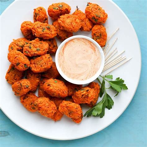 Naturally vegan, gluten free, paleo, and whole30 friendly, these tater tots will disappear quickly, so be sure to make extra! Baked Sweet Potato Tots With Yogurt Dipping Sauce recipe ...