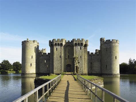 Cool Place of the Day: Bodiam Castle, East Sussex | The Independent ...