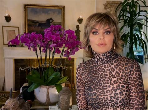 Lisa Rinna Wants To Help The Hollywood Gossip