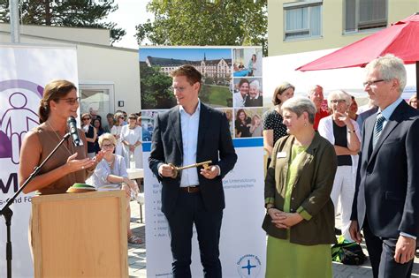 700 qm (oder grösser) gartengrundstück in ludwigshafen friesenheim zum kaufen gesucht zahle 20 pro quafratmeter, 5 mehr als die stadt für ihre. Volles Haus bei großem Dank- und Eröffnungsfest im Hospiz ...