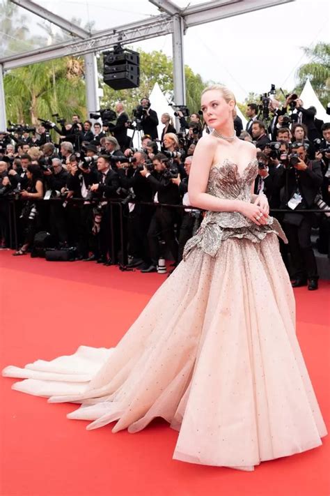 Elle Fanning Reveals Disgusting Reason She Was Rejected For A Movie Role At 16 Irish Mirror