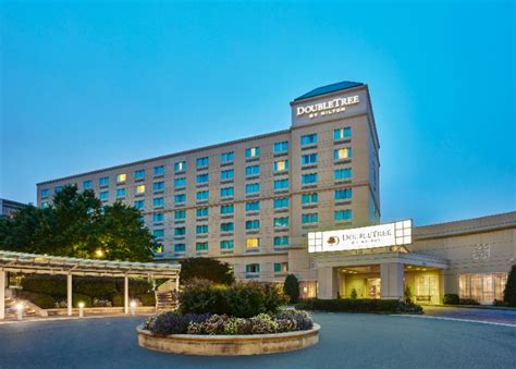 Doubletree By Hilton® Charlotte Uptown Charlotte Nc 895 West Trade 28202