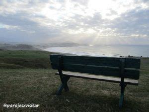 La mayor parte de la isla está ocupada por poblaciones cuyos habitantes tienen origen bereber como mezraya, ghizen, tezdaine, wersighen, sedouikech, ajim y guellala donde el habla tradicional es el tamazight, también llamado aquí chelha, lengua donde las consonantes explosivas como la t aparecen casi en cada palabra. PLAYA DE GERRA: cómo llegar y qué ver - Parajes x visitar