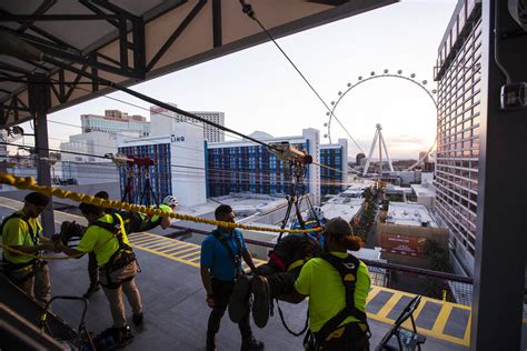 Fly Linq zip line on the Las Vegas Strip nears opening — TIMELAPSE ...