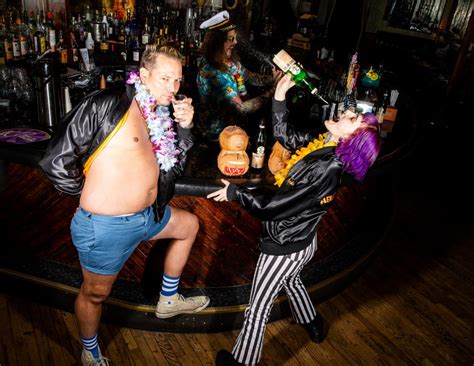 Struggling Nyc Bartenders Sell Sexy 20 21 Pinup Calendar