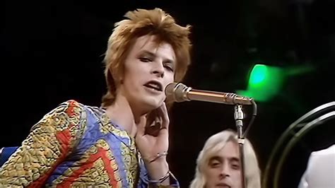 David Bowies Remastered Performance Of Starman On Top Of The Pops