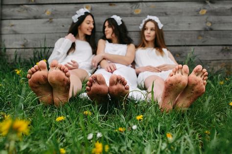 European Girls Dirty Feet On The Grass Porn Pics Sex Photos XXX Images Historysting