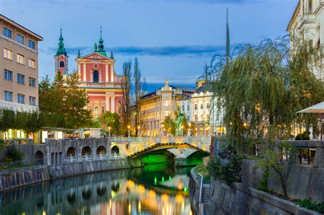 Maybe you would like to learn more about one of these? Ljubljana, capital eslovena, oferece surpresas no leste ...