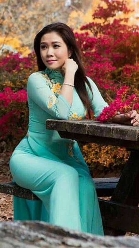 Beautiful Long Dresses Most Beautiful Women Vietnamese Traditional Dress Traditional Dresses