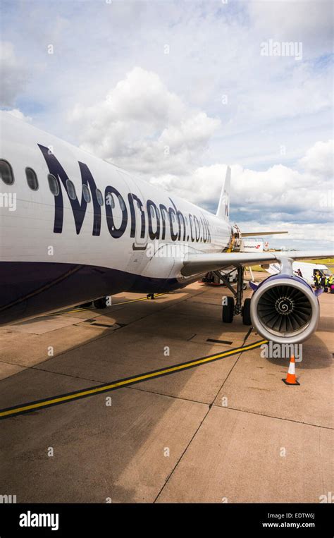 Monarch Airbus A321 Airliner Hi Res Stock Photography And Images Alamy