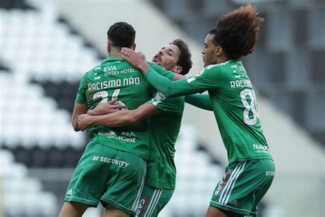 Sporting clube farense information, including address, telephone, fax, official website, stadium and manager. Farense derrota Boavista - Renascença