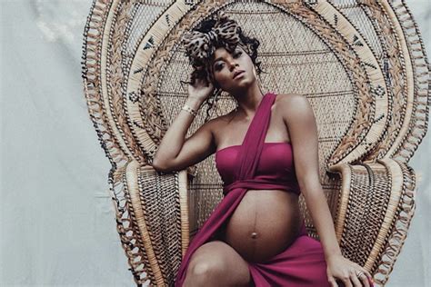 Kevin Hart S Wife Eniko Shares Photos From Her Regal Maternity Shoot