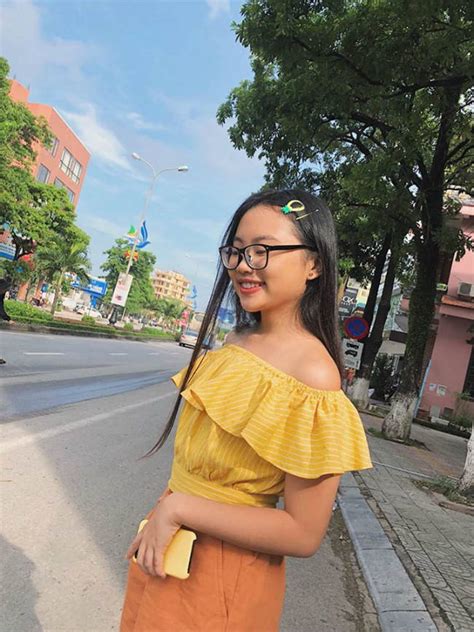 Sinh năm 2003, phương mỹ chi có khoảng 6 năm ca hát từ khi đoạt giải á quân the voice kids mùa đầu tiên. Phương Mỹ Chi, Quang Anh The Voice Kids ngày càng 'trổ mã'