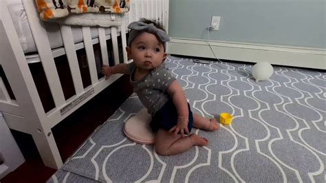6 Months Old Baby Sitting Up 혼자서 앉는 6개월 아기 Youtube