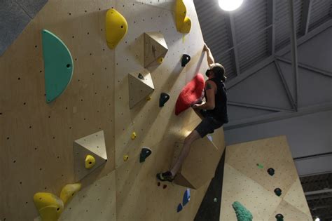 Brooklyn Boulders Opens Massive Indoor Rock Climbing Gym In Lincoln Park