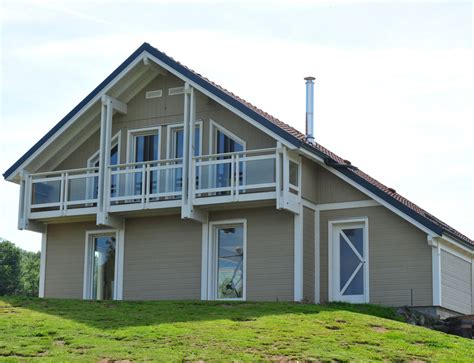 Nous vous conseillons de réaliser la pose par un professionnel. Maison bois gamme tendance bardage CanExel Nos maisons ...