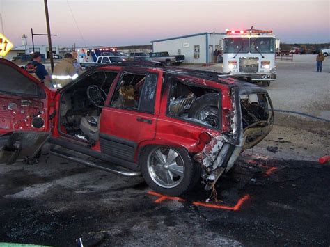Crash Tests Suggest Jeep Fire Risk Safety Group Says The New York Times