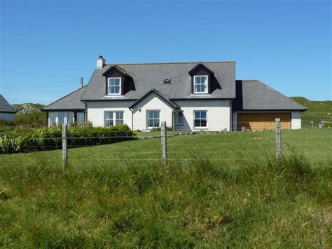 Maple cottage is on the shore in the village of kintra near fionnphort on the ross of mull. Shore Cottage - Isle of Iona