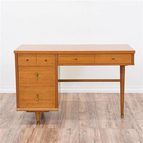 This Mid Century Modern Desk Is Featured In A Solid Wood With A Light