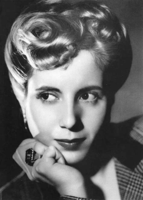 Er war der entwickler der kolposkopie, mit der die erste früherkennung von gebärmutterhalskrebs möglich wurde. Eva Perón: The Most Powerful Lady of all Times in ...