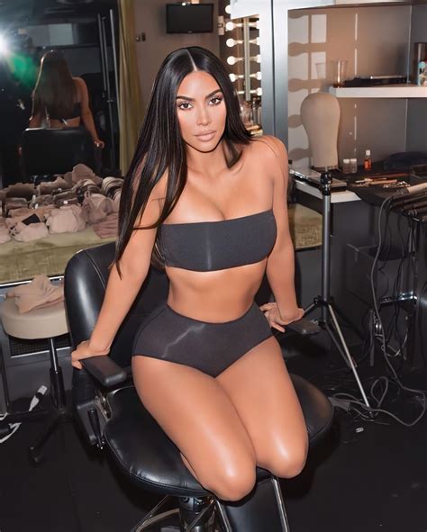 kim kardashian updates on instagram “kim in skims ” imagenes mujeres hermosas mujeres