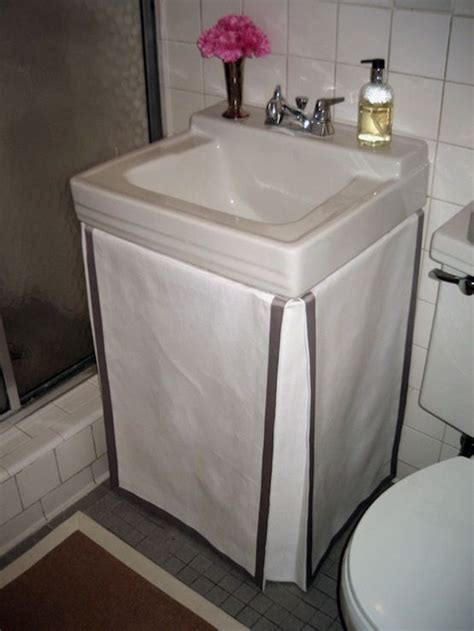 I get up at 6 a.m. great fix for a small1960's bathroom..1/2 bath in master ...