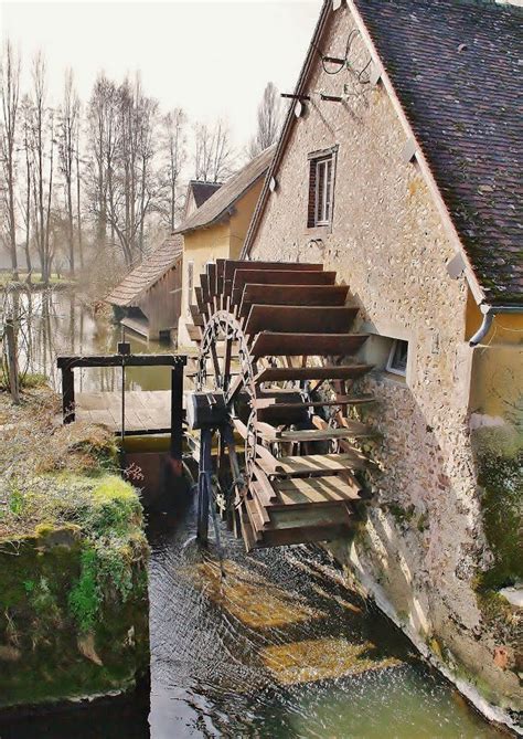 La Roue à Aubes Du Moulin Saint Pierre Courville Sur Eure