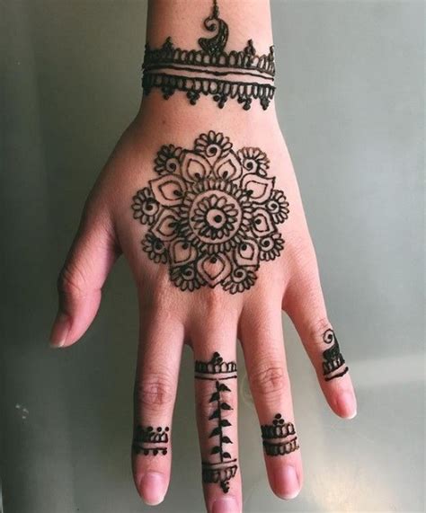 1.0.3 gambar henna tangan simple motif bunga. Motif Henna Tangan Cantik , Simple Untuk Pemula | ShrlyAwengg