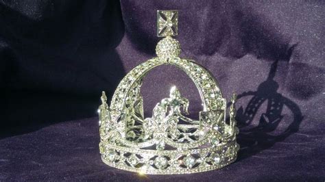 Queen Victorias Small Diamond Crown Tower Of London Diamond Crown