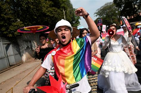 Malaysia To Amend Sharia Law To Punish Promotion Of LGBT Lifestyle