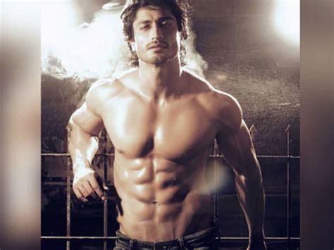 This Video Of Vidyut Jammwal Will Make You Hit The Gym Right Away Hindi Movie News Times Of