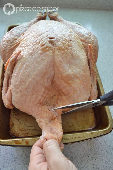 Los pavos que pesan más de 10 kilos pueden tomar más tiempo para cocinarse. Cómo hacer el pavo ahumado más rico y fácil de todos ...