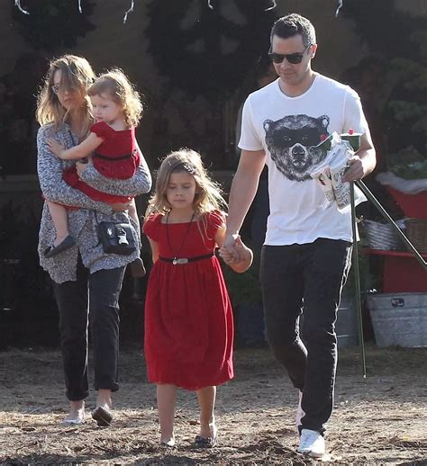 Jessica Alba And Her Husband Cash Warren Take Their Daughters Honor And Haven To Buy A Christmas
