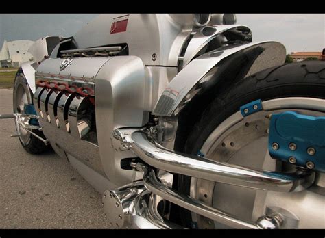 The dodge tomahawk was made by dodge with its first concept revealed at the north american international auto show in 2003. 2003 Dodge Tomahawk Review - Top Speed