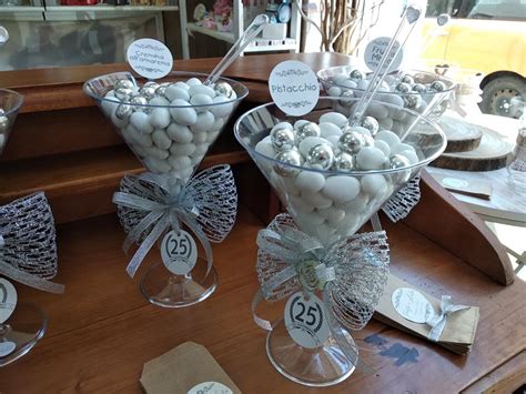 Per chi ci arriva i 50 di matrimonio sono veramnte un traguardo incredibile che merita degli auguri speciali. Confettata per 25 anni di matrimonio... - Giorni Lieti ...