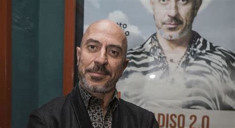 Find the perfect roberto ciufoli stock photos and editorial news pictures from getty images. Roberto Ciufoli è Dio nella commedia "Paradiso 2.0"