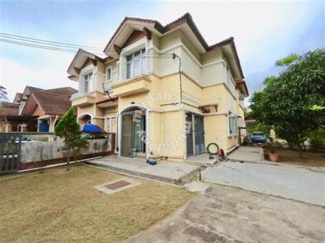 Room for rent in kuala lumpur. CORNER TANAH LUAS 2 Tingkat Semi D Cluster Naluri Sukma ...