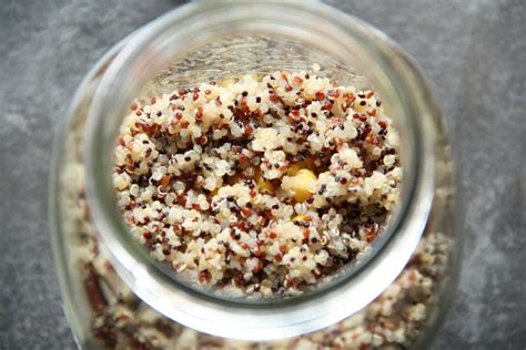 Salată De Quinoa Cu Porumb și Fasole Roșie La Borcan Retete Tv