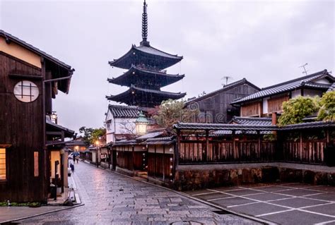 Yasaka Pagoda And Sannen Zaka Streetkyoto Japan Stock Image Image
